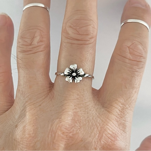 Sterling Silver 5 Heart Patels Flower Ring, Silver Rings, Flowers, Floral Ring - Picture 3 of 13